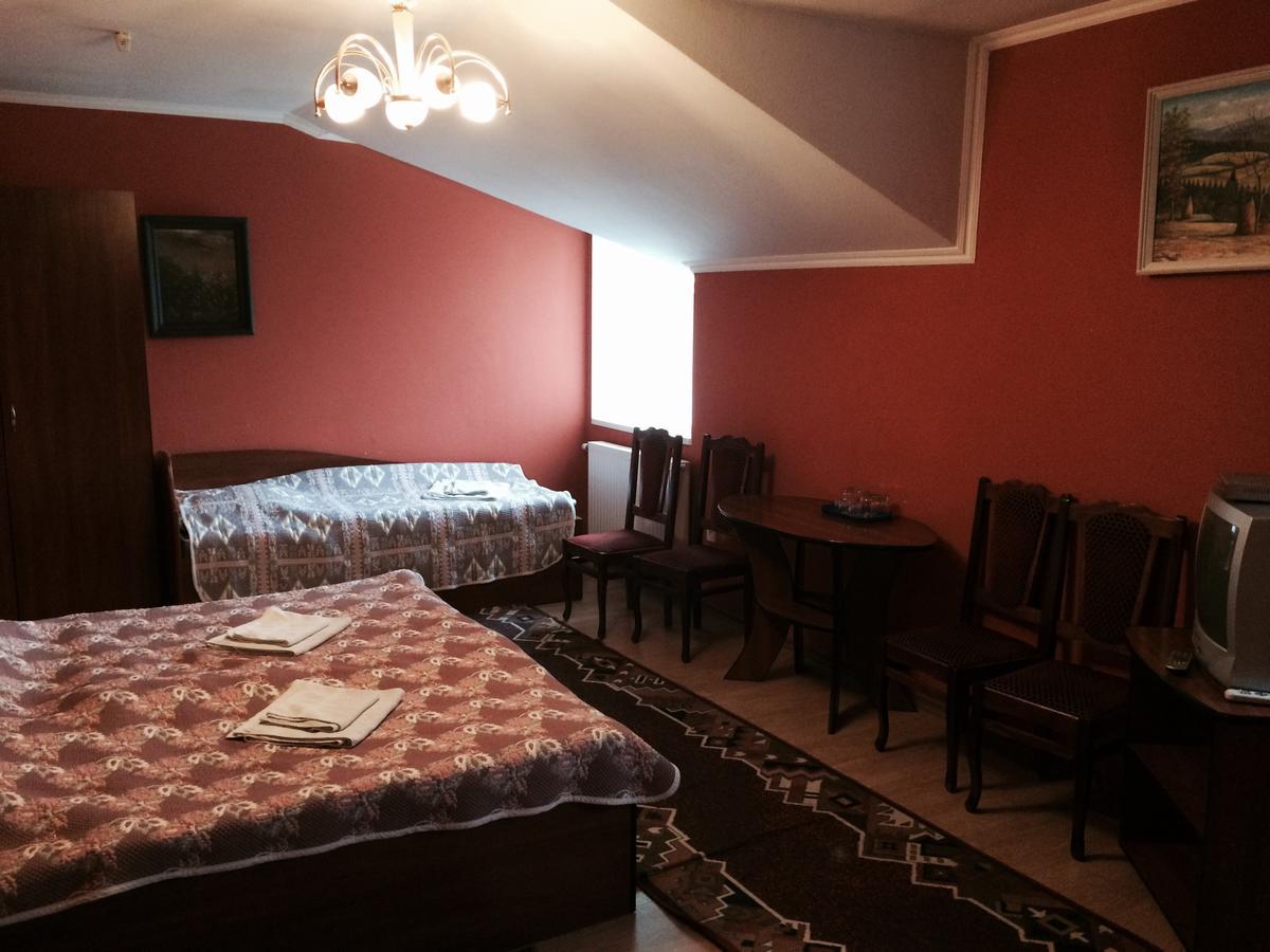 Hotel Zoloti Vorota Lalovo Room photo